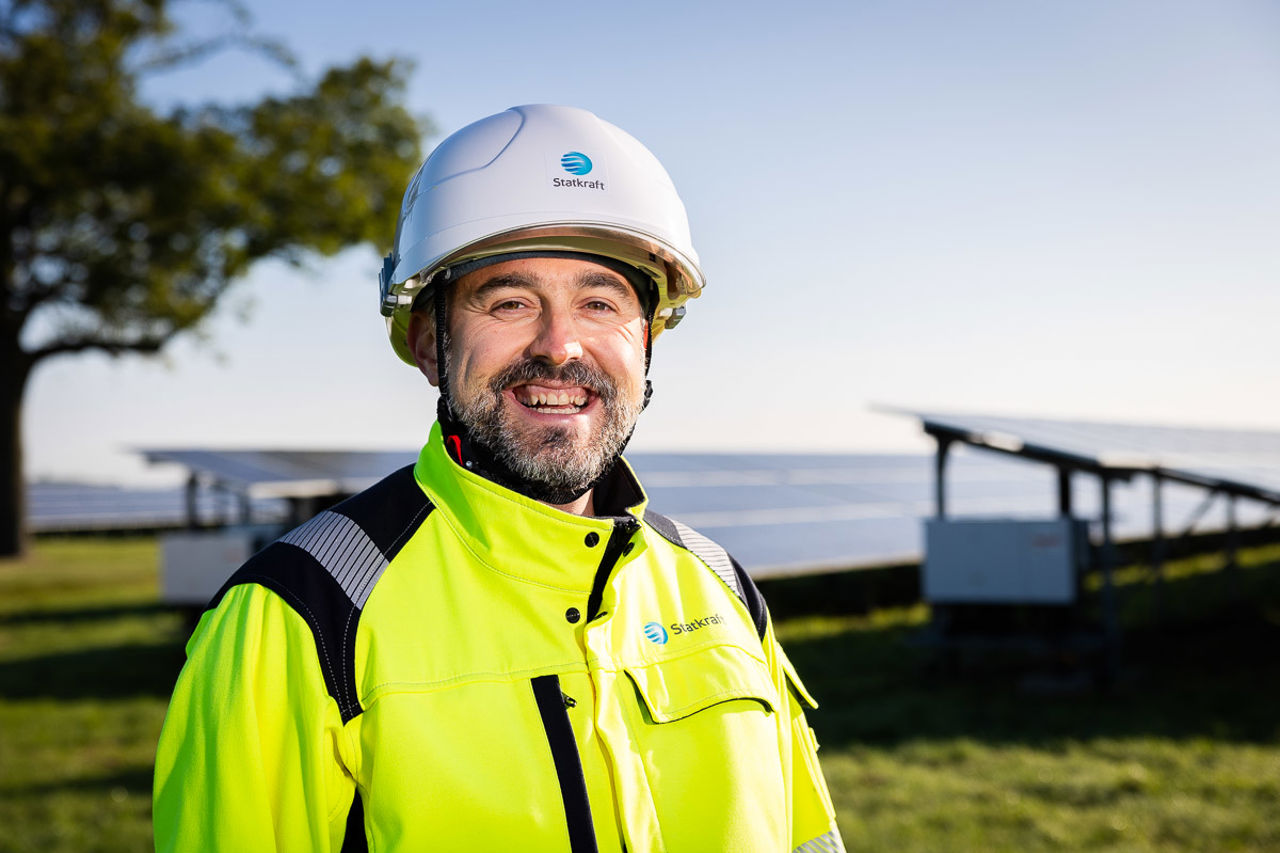 Statkraft's projectmanager en ingenieur Zon, Paolo Pizzorni, op een zonnepark