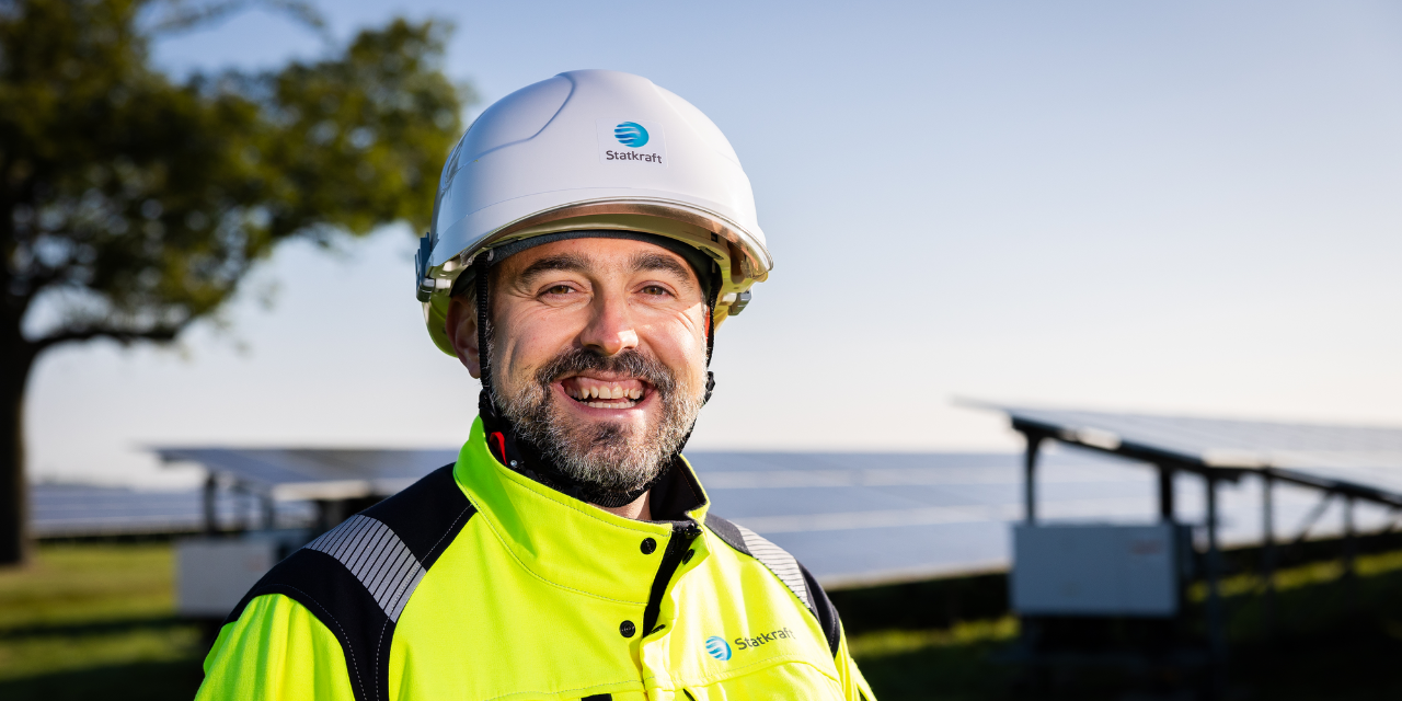 Statkraft's projectmanager en ingenieur Zon, Paolo Pizzorni, op een zonnepark